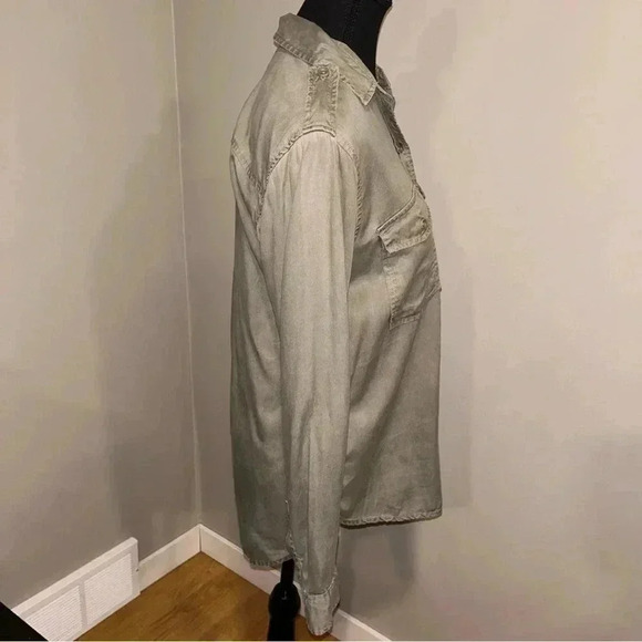 Aritzia  - Community Button Up - Picture 7 of 8